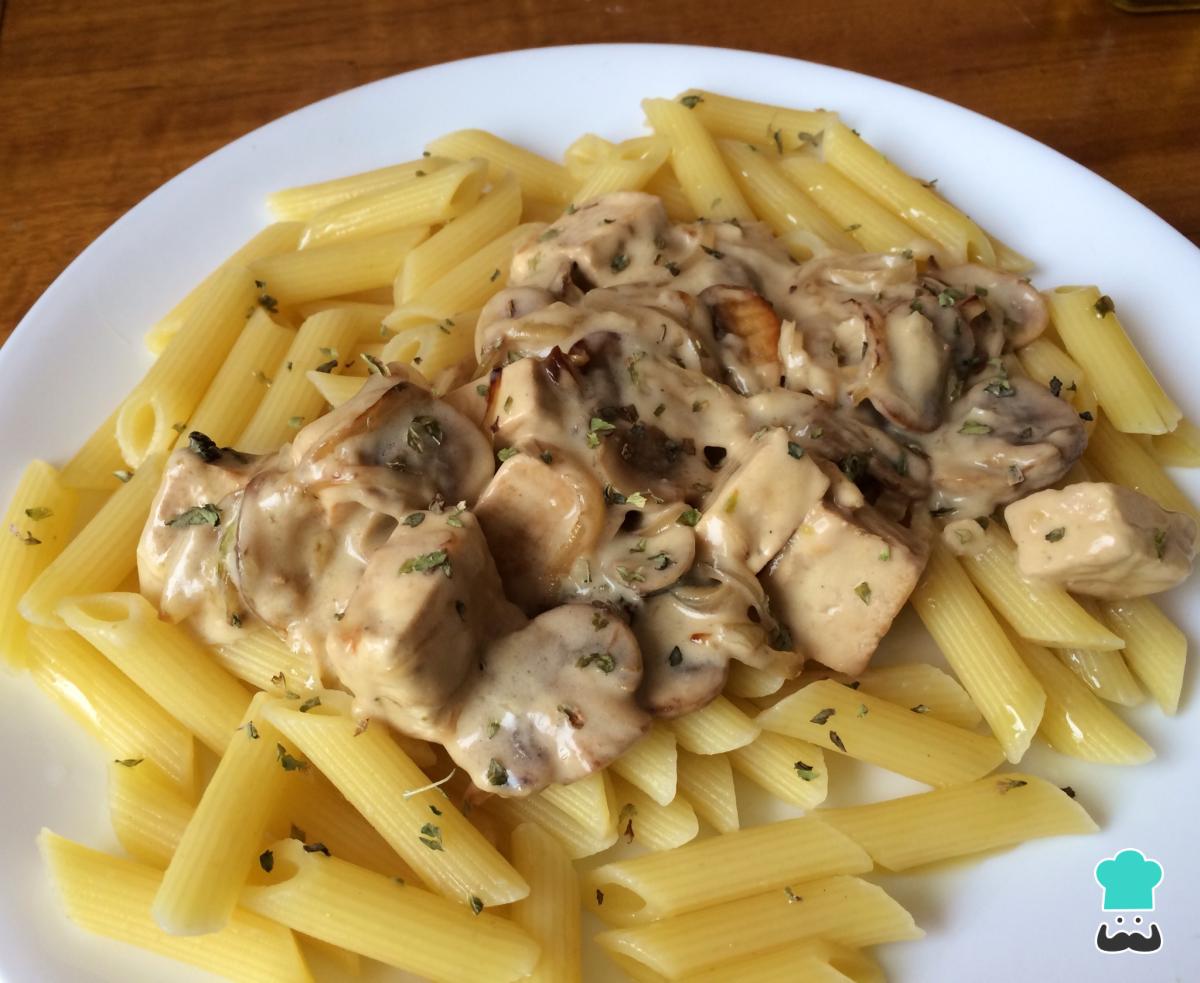 Receta de Pasta con tofu ahumado y champiñones