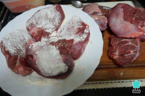 Receta de Carrilleras al vino tinto de la abuela - Paso 1