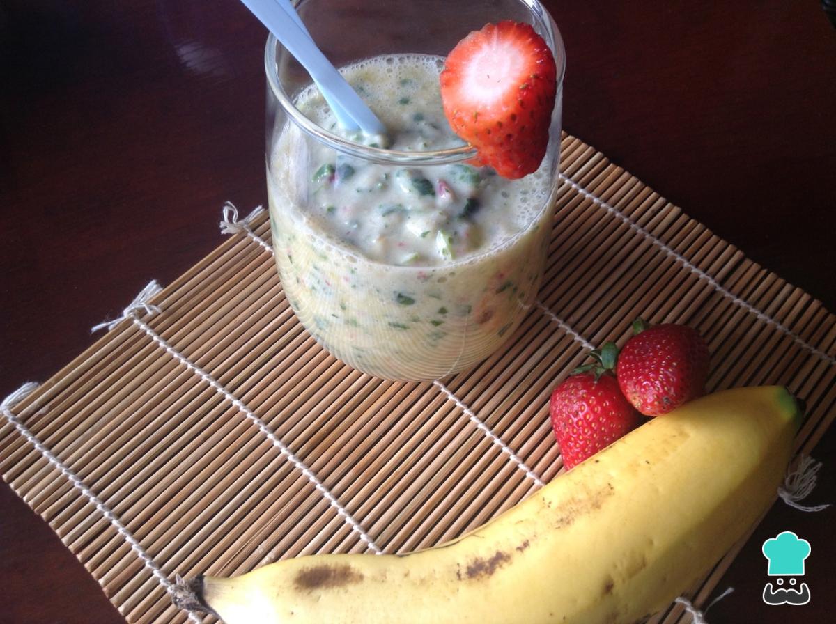Batido verde de espinacas y plátano