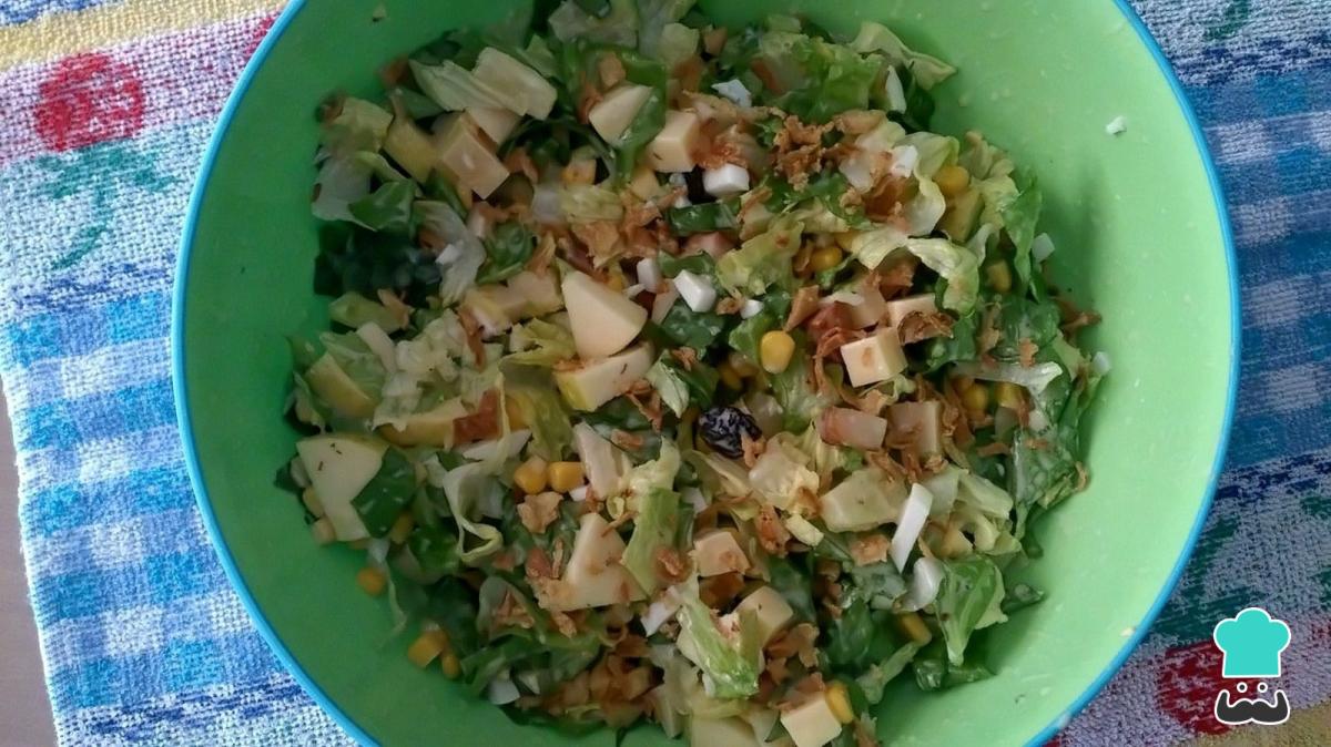 Receta de Ensalada César con fruta
