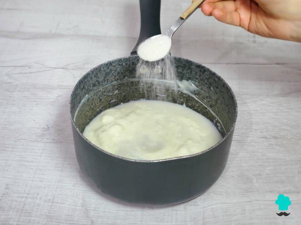 Receta de Panna cotta de limón con frutos rojos: un postre frío, cremoso y muy fácil de hacer - Paso 2