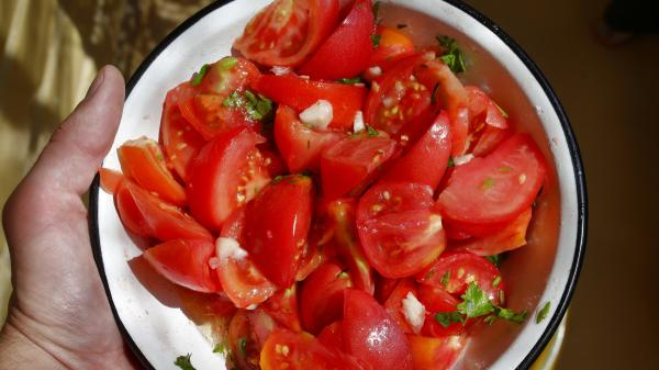 Aurelio Rojas, cardiólogo: “La mejor forma de comer tomate para cuidar el corazón no es crudo, sino cocinado con aceite de oliva” - Cuánto tomate deberíamos comer al día para incluirlo en una dieta saludable