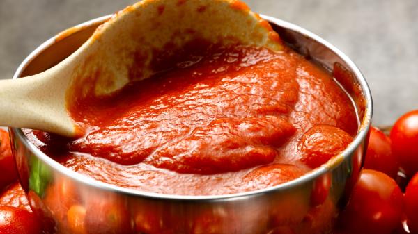 Aurelio Rojas, cardiólogo: “La mejor forma de comer tomate para cuidar el corazón no es crudo, sino cocinado con aceite de oliva” - Por qué el tomate puede ser un buen aliado para cuidar el corazón, según los expertos