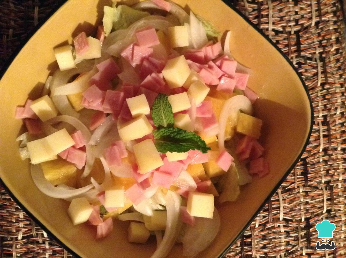 Receta de Ensalada de piña y queso