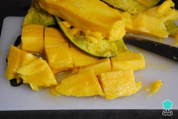 Receta de Brochetas de solomillo con fresa y mango - Paso 3