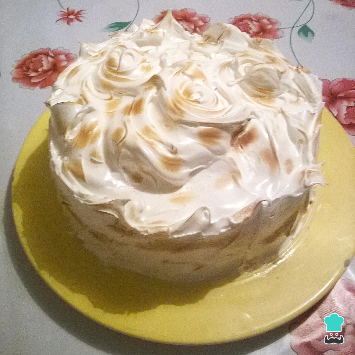 Receta de Torta de tres leches con merengue fácil