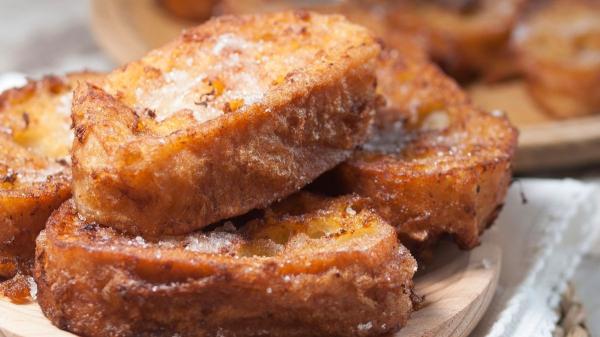 El mejor pan para hacer torrijas perfectas en Semana Santa, según panaderos y la OCU