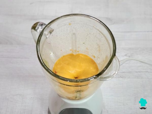 Receta de Salmorejo con aguacate y huevo duro: más cremoso, saciante y perfecto para el verano - Paso 7