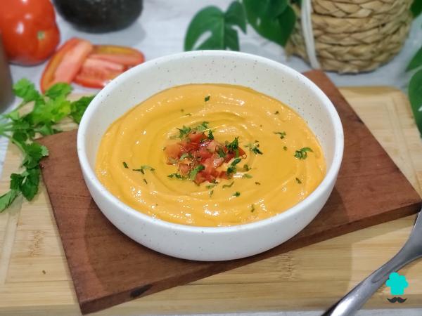 Receta de Salmorejo con aguacate y huevo duro: más cremoso, saciante y perfecto para el verano - Paso 8