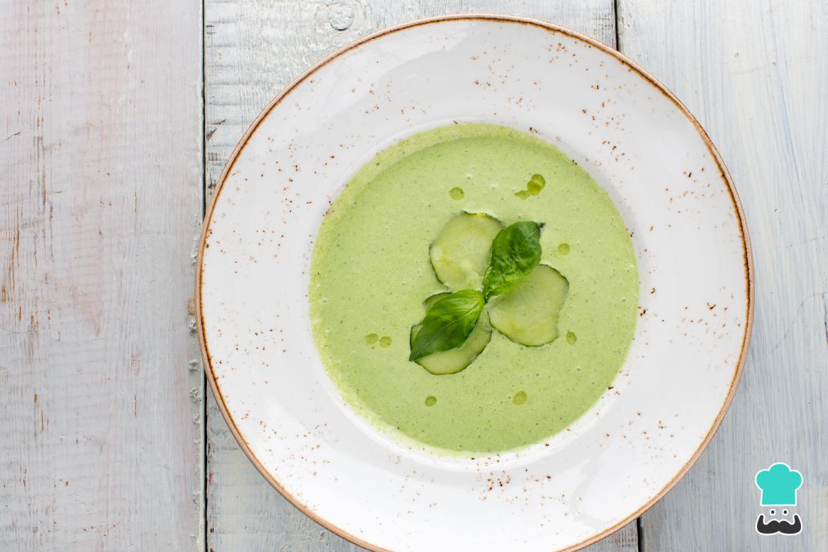 Receta de Gazpacho de melón y aguacate