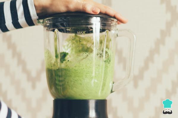 Receta de Gazpacho de melón y aguacate - Paso 4