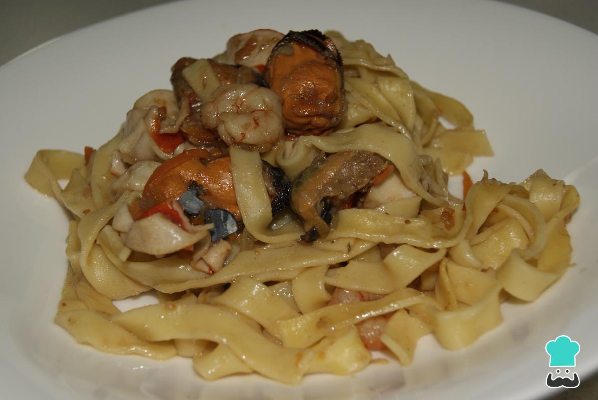 Receta de Tallarines con marisco y salsa soja