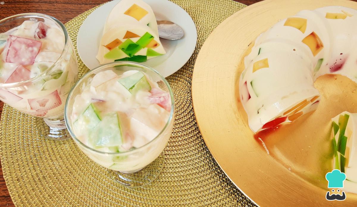Receta de Gelatina de mosaico con crema