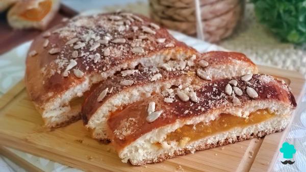 Receta de Coca de San Juan con cabello de ángel: la versión tradicional con un relleno dulce y jugoso