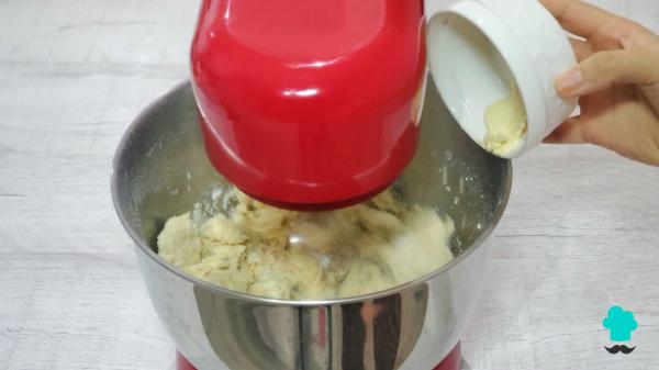 Receta de Coca de San Juan con cabello de ángel: la versión tradicional con un relleno dulce y jugoso - Paso 2
