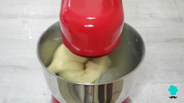 Receta de Coca de San Juan con cabello de ángel: la versión tradicional con un relleno dulce y jugoso - Paso 3