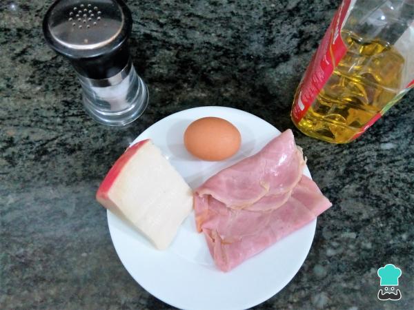 Receta de Tortilla de jamón y queso - Paso 1