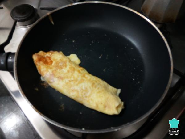 Receta de Tortilla de jamón y queso - Paso 6