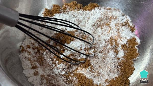 Receta de Bizcocho de galletas Lotus: esponjoso y con un sabor irresistible que siempre triunfa - Paso 5