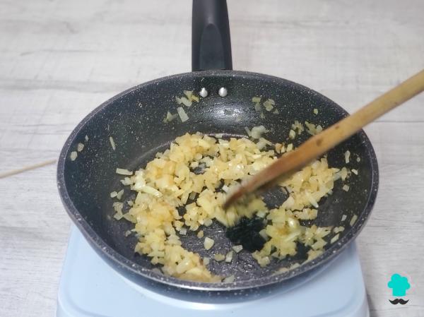Receta de Tortitas de calabacín y zanahoria: una idea de cena fácil, sana y buenísima - Paso 1