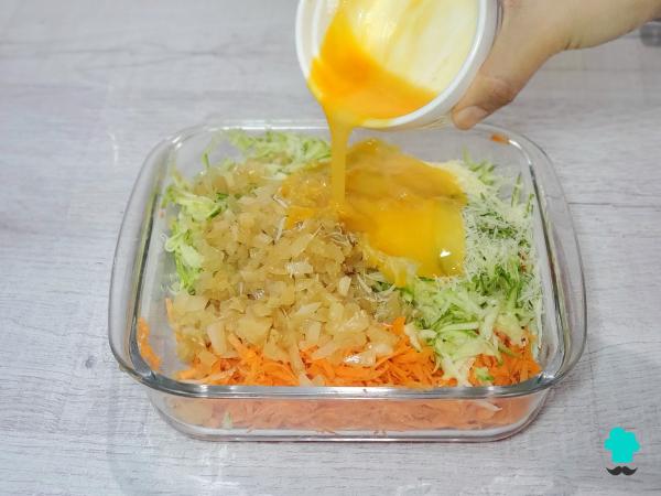 Receta de Tortitas de calabacín y zanahoria: una idea de cena fácil, sana y buenísima - Paso 4
