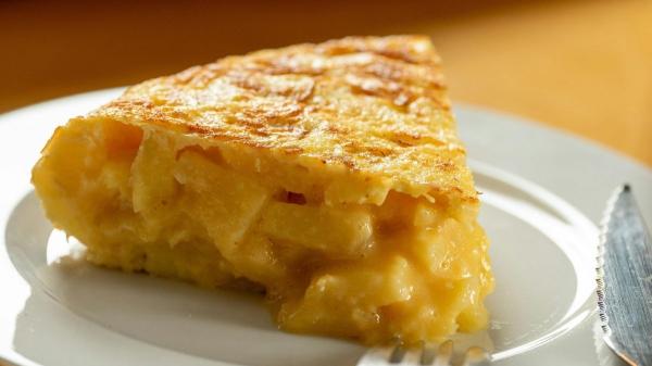 Sanxenxo preparará la tortilla más grande del mundo: 17.000 huevos, 2.000 kilos de patatas y una grúa de 75 toneladas para darle la vuelta - Se repartirán hasta 10.000 raciones con fines solidarios