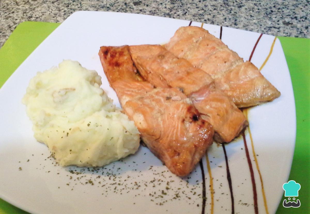 Receta de Salmón a la plancha con salsa de soja