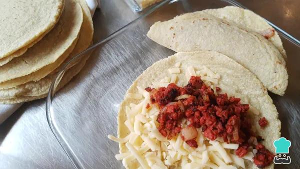Botanas mexicanas - Quesadillas de chorizo