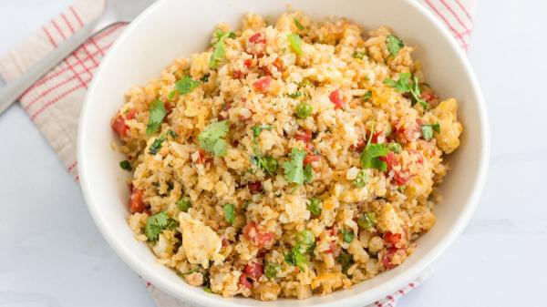 Los nutricionistas coinciden: estas son las 7 mejores verduras congeladas para regular el azúcar en sangre - Coliflor: una alternativa al arroz con muchos menos hidratos de carbono