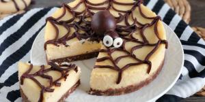 Receta de Tarta de queso con telaraña de chocolate: el postre de Halloween más original y fácil de hacer