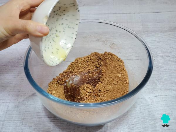 Receta de Tarta de queso con telaraña de chocolate: el postre de Halloween más original y fácil de hacer - Paso 1