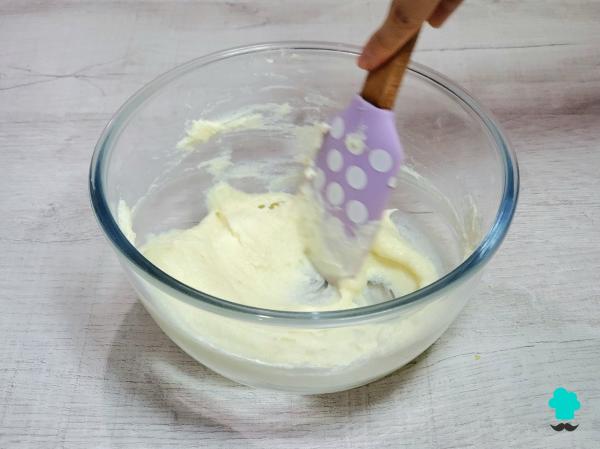Receta de Tarta de queso con telaraña de chocolate: el postre de Halloween más original y fácil de hacer - Paso 4