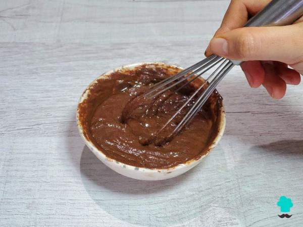 Receta de Tarta de queso con telaraña de chocolate: el postre de Halloween más original y fácil de hacer - Paso 8