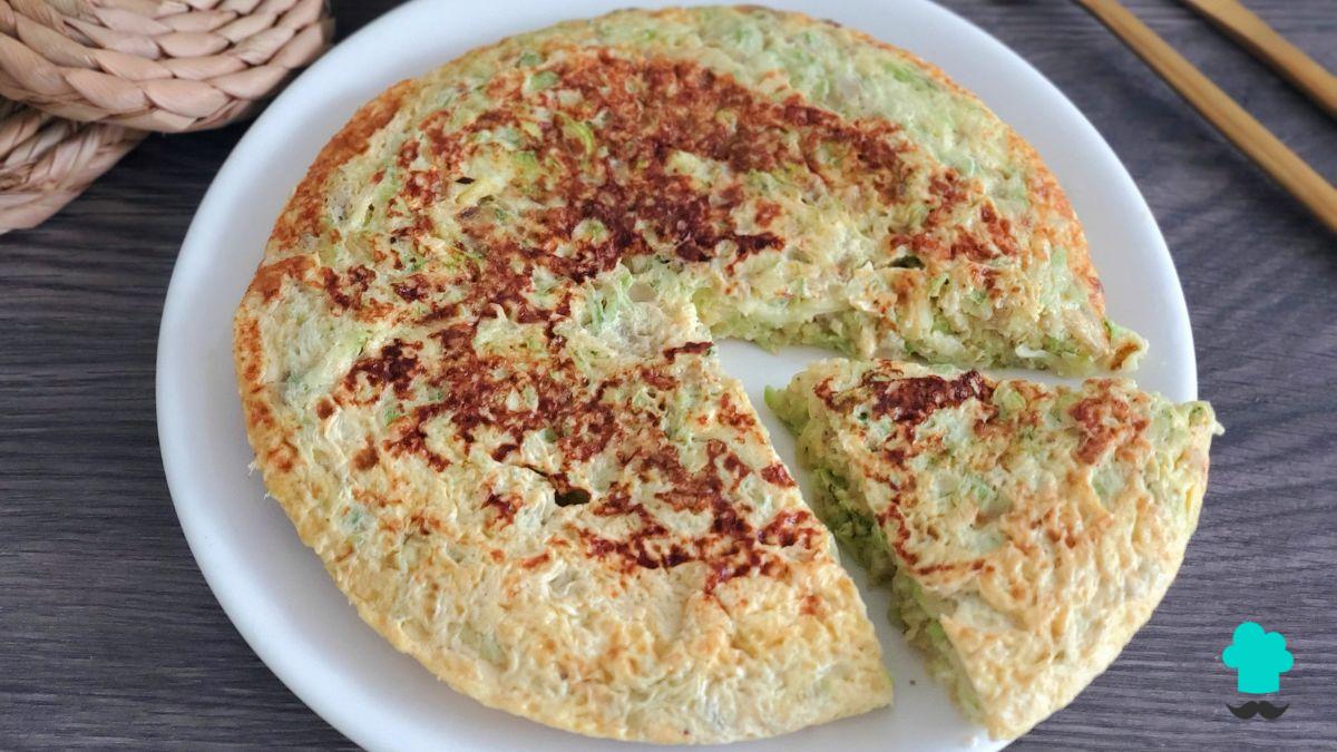 Receta de Tortilla de calabacín en freidora de aire: jugosa, ligera y sin apenas aceite