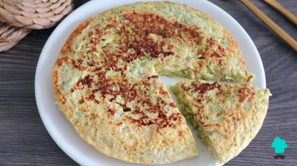 Receta de Tortilla de calabacín en freidora de aire: jugosa, ligera y sin apenas aceite