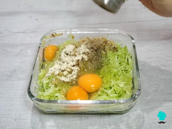 Receta de Tortilla de calabacín en freidora de aire: jugosa, ligera y sin apenas aceite - Paso 3
