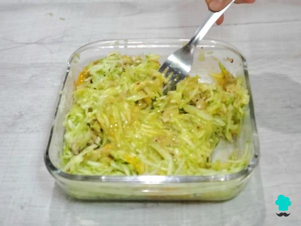 Receta de Tortilla de calabacín en freidora de aire: jugosa, ligera y sin apenas aceite - Paso 5