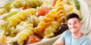 Alberto Ugarte, nutricionista: “La cena más rápida y saludable no es la ensalada de toda la vida sino esta receta con pasta crujiente, verduras y parmesano”