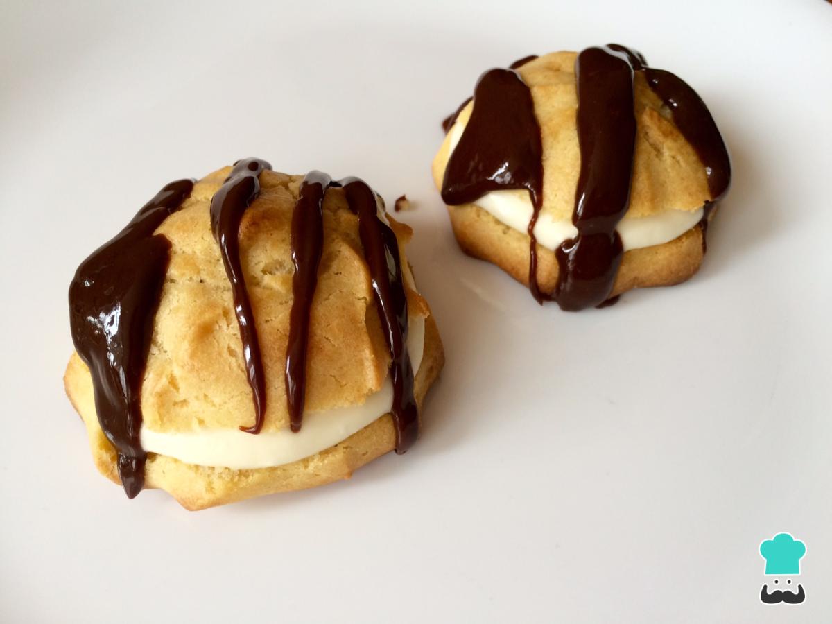 Receta de Profiteroles de nata y chocolate