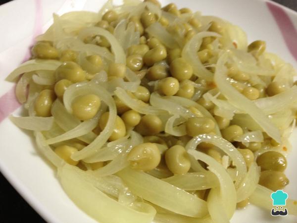 Receta de habas con cebolla