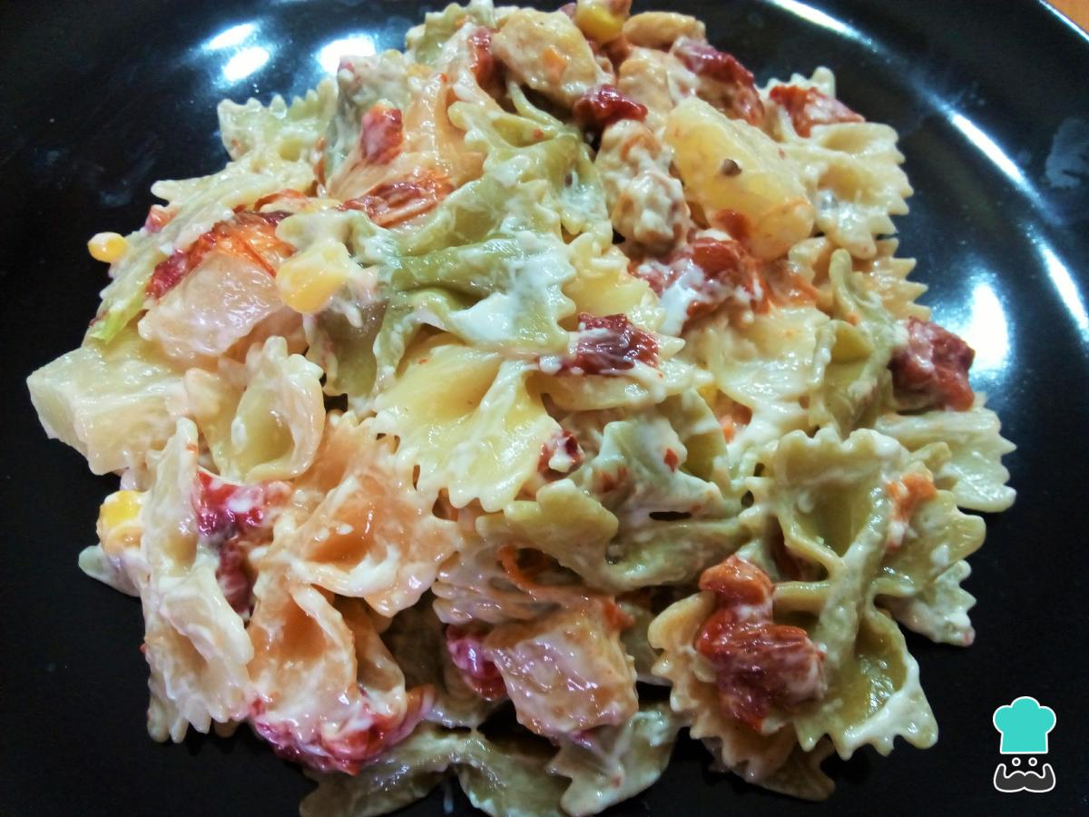 Receta de Ensalada de pasta con pollo y mayonesa