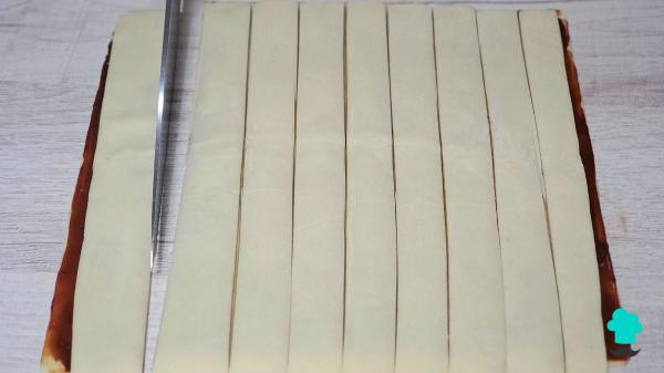 Receta de Rosas de hojaldre y chocolate: el dulce de Sant Jordi que parece de pastelería y puedes hacer en casa - Paso 3