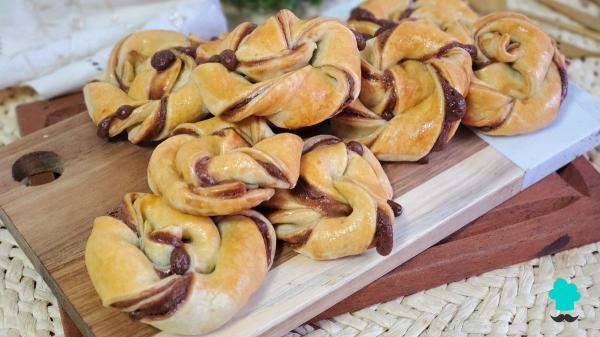 Receta de Rosas de hojaldre y chocolate: el dulce de Sant Jordi que parece de pastelería y puedes hacer en casa - Paso 7