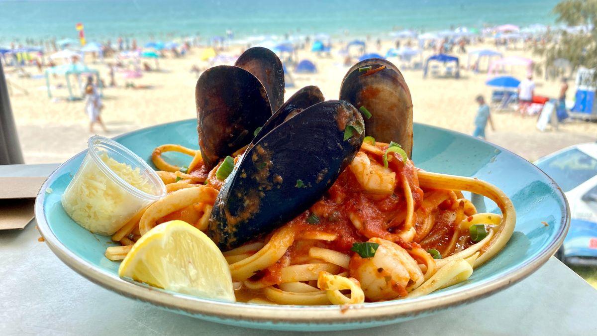 ¿Se puede comer saludable en un chiringuito? Los 17 platos que una nutricionista sí recomienda pedir