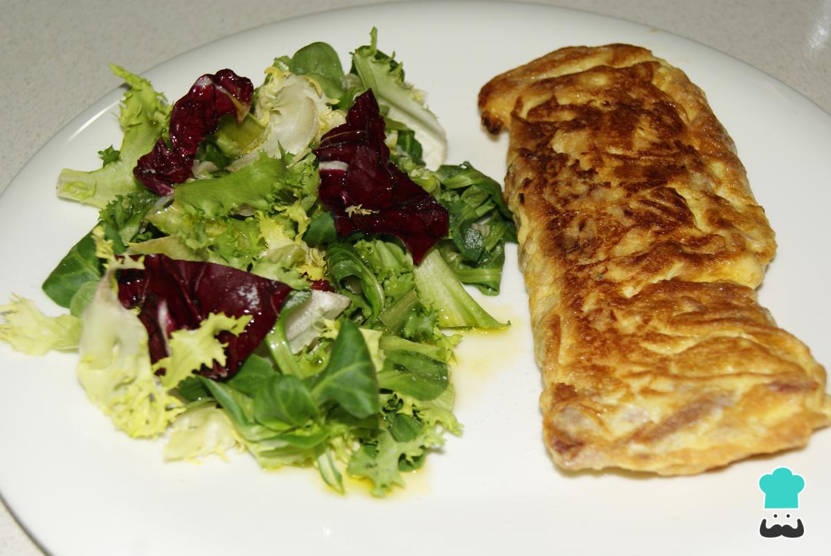 Receta de Tortilla de atún con ensalada
