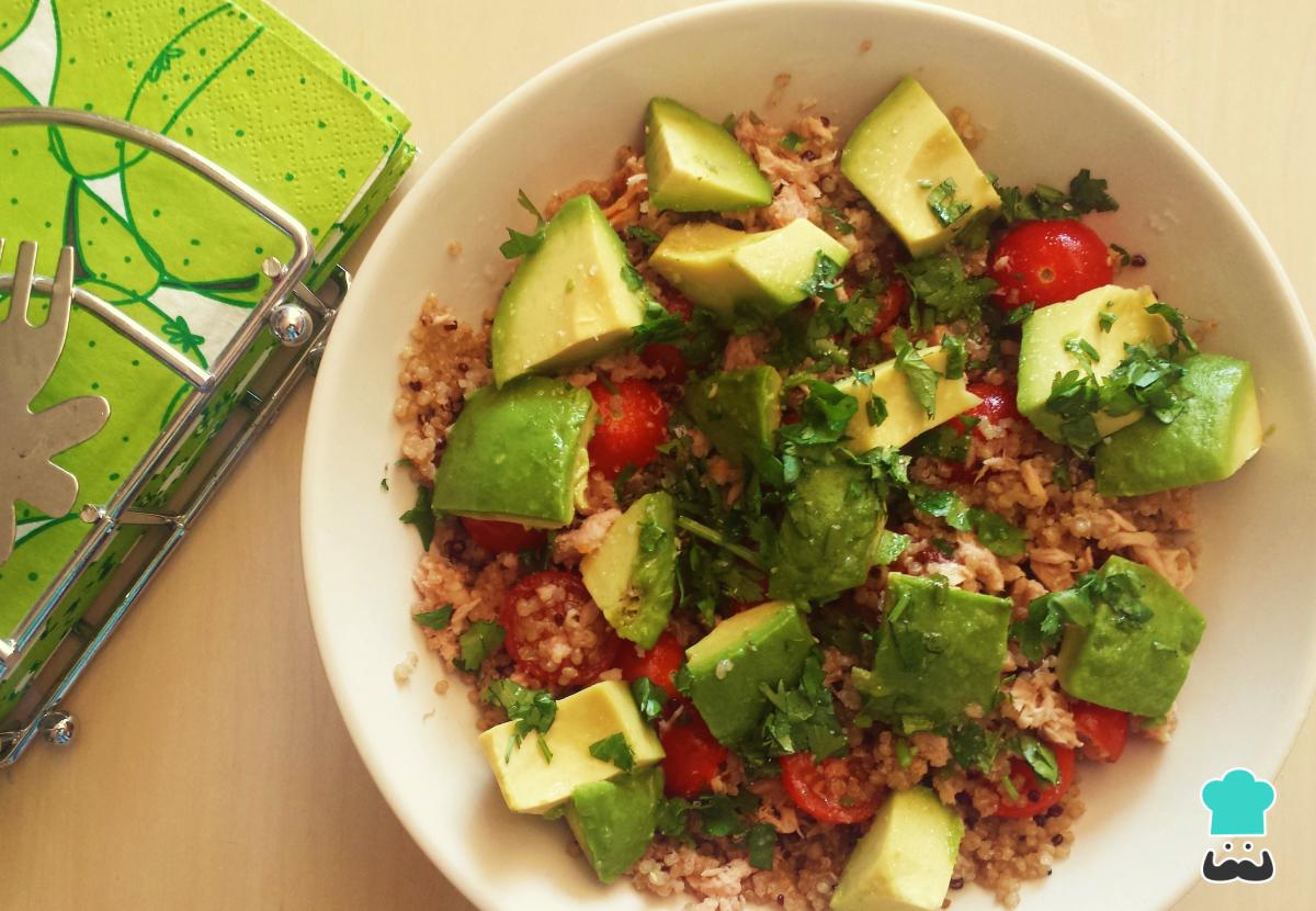 Receta de Ensalada de quinoa con aguacate y atún