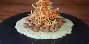 Receta de Mollejas de cordero crujientes - Con puré de patata y ajo