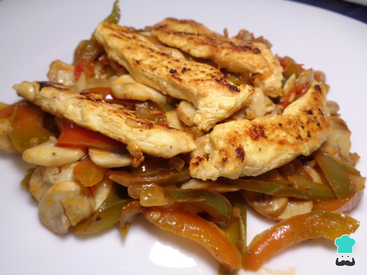 Receta de Fajitas de pollo con champiñones