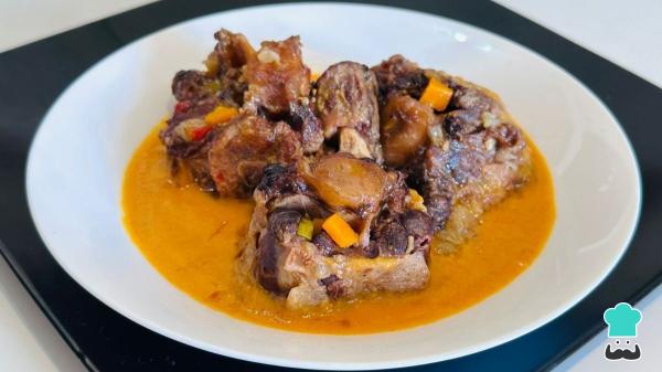 Receta de Rabo de ternera al vino tinto en olla rápida