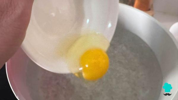 Receta de Huevos turcos: el plato tradicional tan cremoso que no podrás dejar de mojar pan - Paso 5